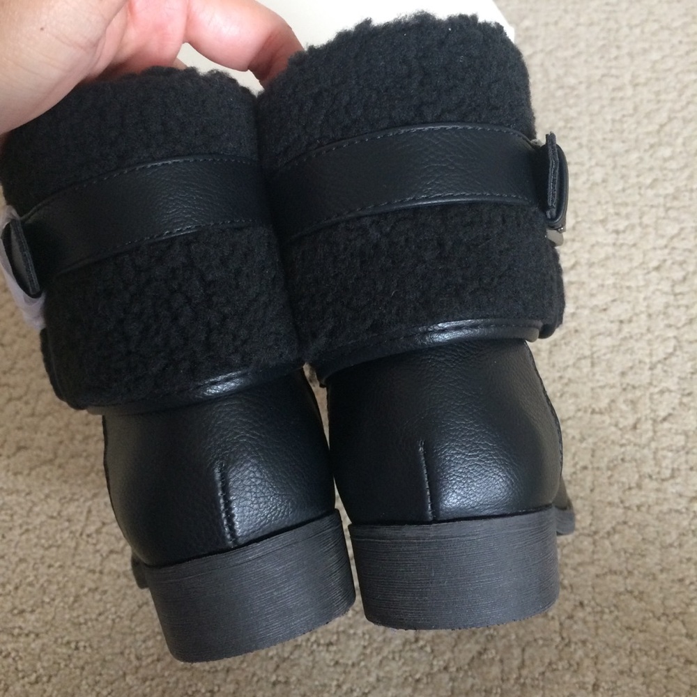 4/$25 🛍 LAST PAIR! SO black sherpa top booties - Picture 6 of 9